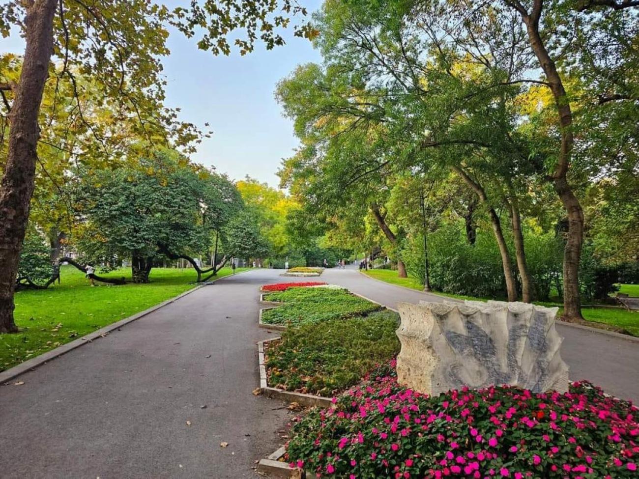 Luxury 2 Bedroom Apartment In Central Varna Exterior photo